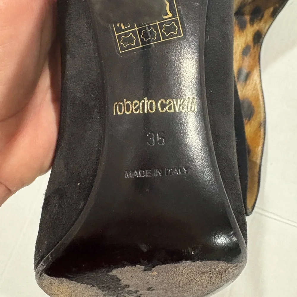 Roberto Cavalli Black Leather Metal Cap Toe Pumps Size 7 Black and Silver - Picture 8 of 9